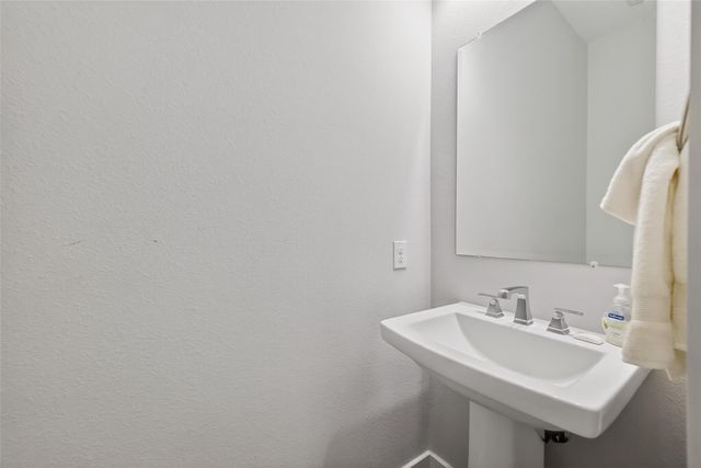 3415 Mckinney Ridge Drive, Houston, TX 77059