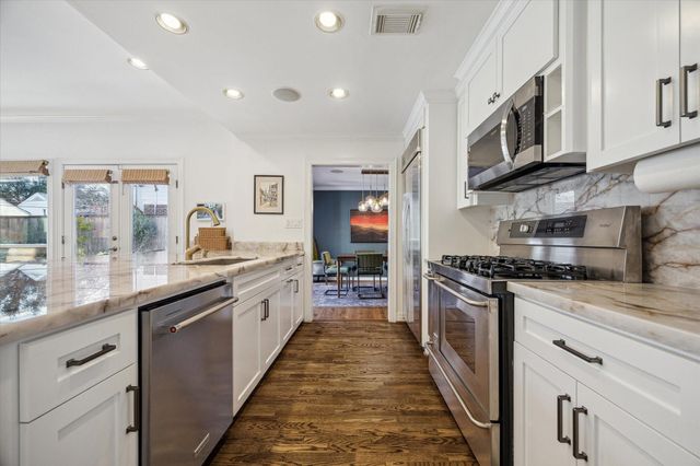 6023 Fordham Street, West University Place, TX 77005