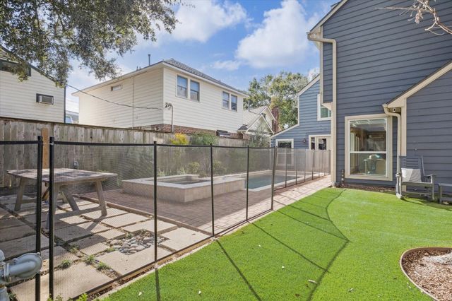 6023 Fordham Street, West University Place, TX 77005