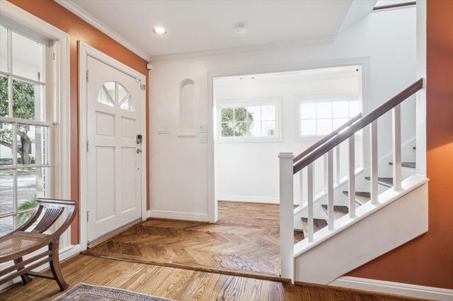 6023 Fordham Street, West University Place, TX 77005