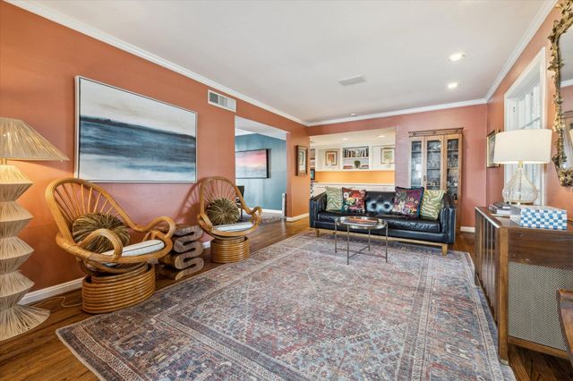 6023 Fordham Street, West University Place, TX 77005