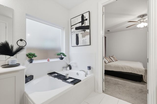 321 Corral Acres Way, Fort Worth, TX 76120