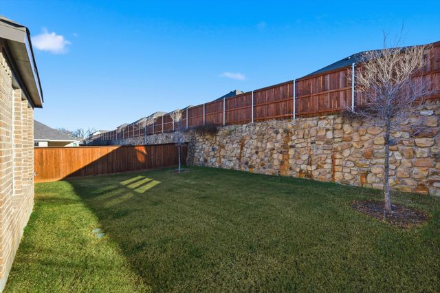 321 Corral Acres Way, Fort Worth, TX 76120