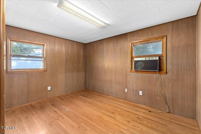132 Swimming Pool Road, Hampton, TN 37658