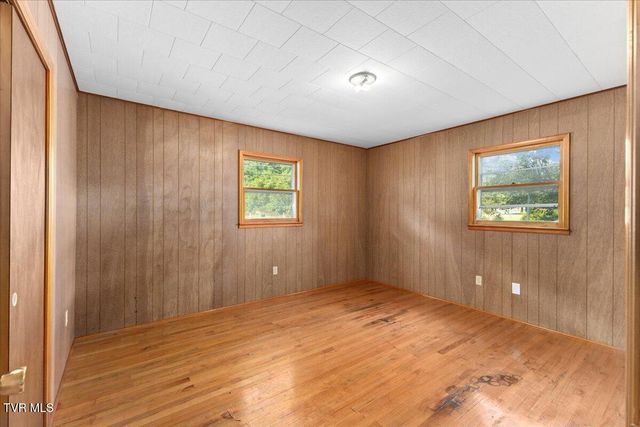 132 Swimming Pool Road, Hampton, TN 37658