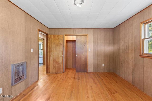 132 Swimming Pool Road, Hampton, TN 37658