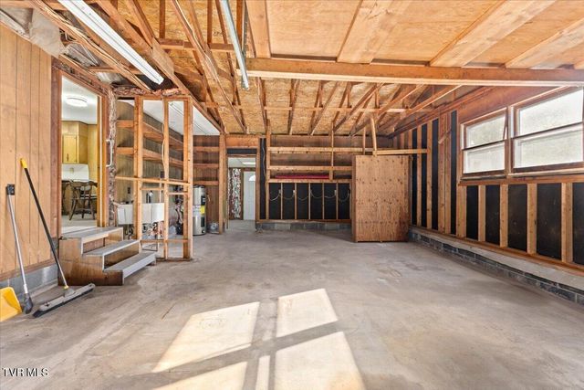 132 Swimming Pool Road, Hampton, TN 37658