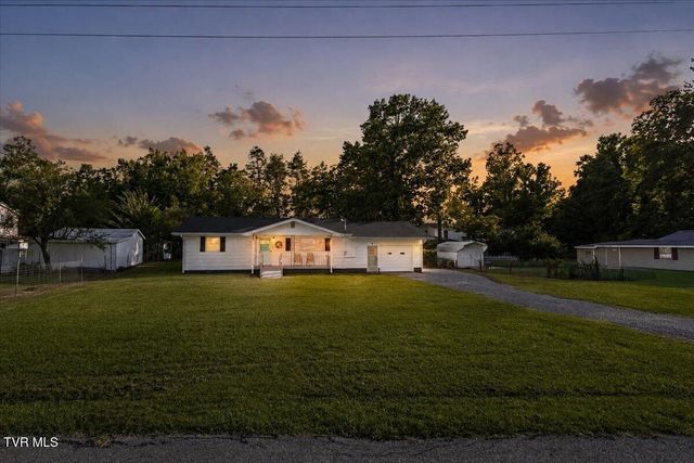 132 Swimming Pool Road, Hampton, TN 37658