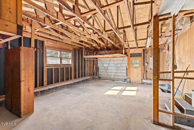 132 Swimming Pool Road, Hampton, TN 37658