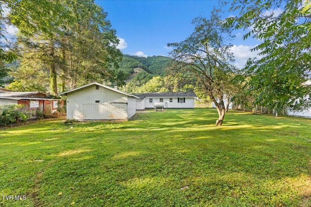 132 Swimming Pool Road, Hampton, TN 37658