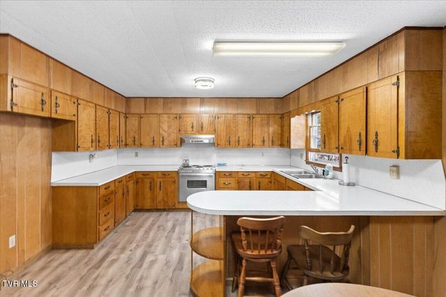 132 Swimming Pool Road, Hampton, TN 37658