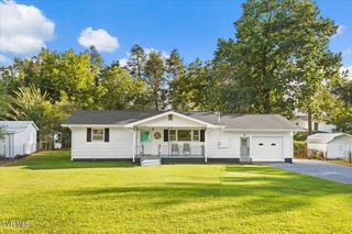 132 Swimming Pool Road, Hampton, TN 37658