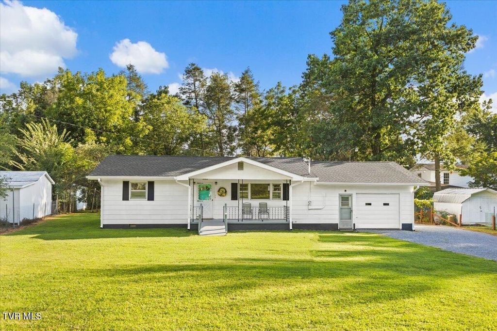 132 Swimming Pool Road, Hampton, TN 37658