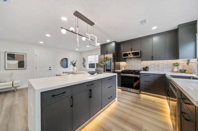 31314 San Andreas Dr, Union City, CA 94587