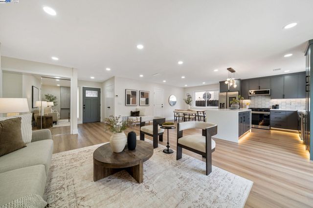 31314 San Andreas Dr, Union City, CA 94587