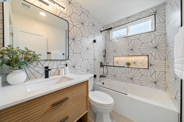 31314 San Andreas Dr, Union City, CA 94587