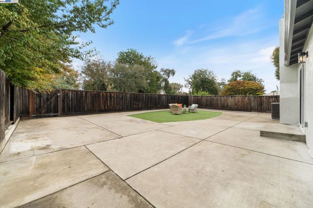 31314 San Andreas Dr, Union City, CA 94587