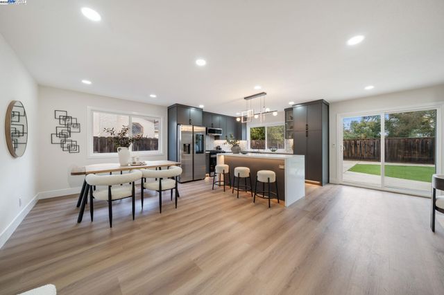 31314 San Andreas Dr, Union City, CA 94587