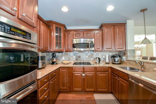15260 ROSEMONT MANOR DR, Haymarket, VA 20169