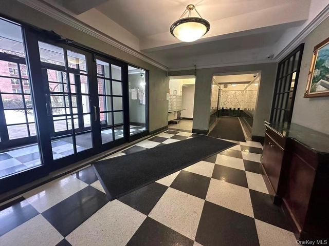 2704 Parsons Boulevard 6B, Flushing, NY 11354