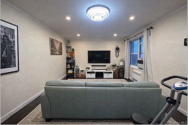 2704 Parsons Boulevard 6B, Flushing, NY 11354