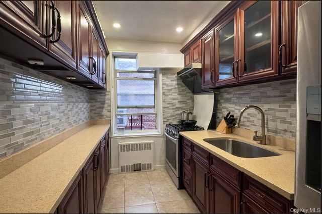 2704 Parsons Boulevard 6B, Flushing, NY 11354