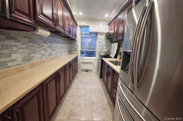 2704 Parsons Boulevard 6B, Flushing, NY 11354