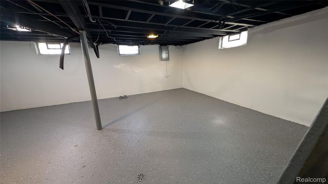 21338 Pembroke Avenue, Detroit, MI 48219