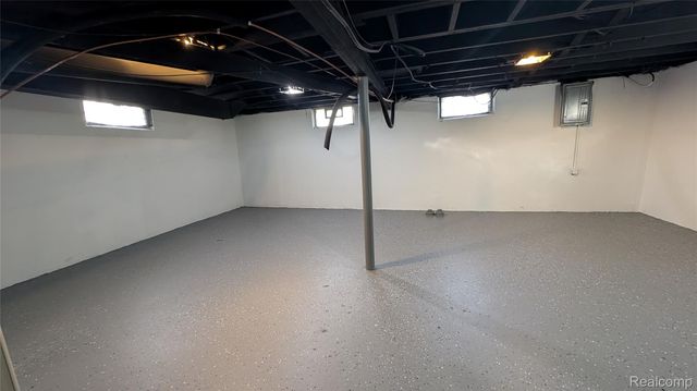 21338 Pembroke Avenue, Detroit, MI 48219