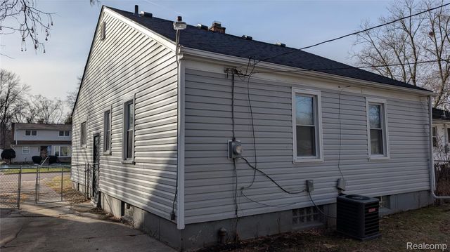 21338 Pembroke Avenue, Detroit, MI 48219