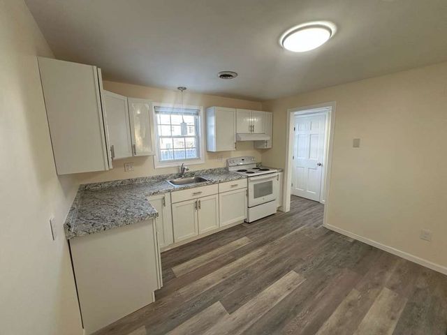 53 Pilgrim Cir 53, Methuen, MA 01844