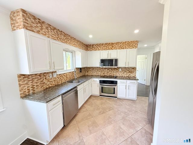 88 Fan Hill Road, Monroe, CT 06468