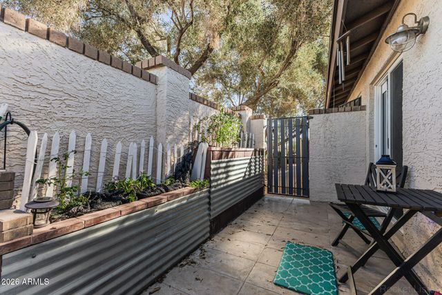 1005 W LAGUNA Drive, Tempe, AZ 85282