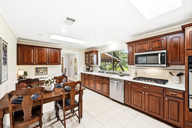 2500 Forest Bend DR, Austin, TX 78704