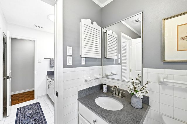 2500 Forest Bend DR, Austin, TX 78704