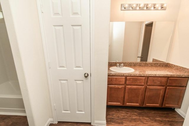 12 Lazy Swing Court, Manvel, TX 77578