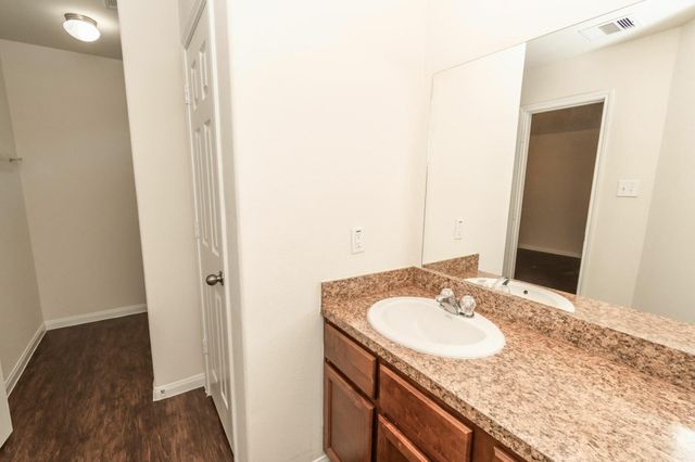 12 Lazy Swing Court, Manvel, TX 77578