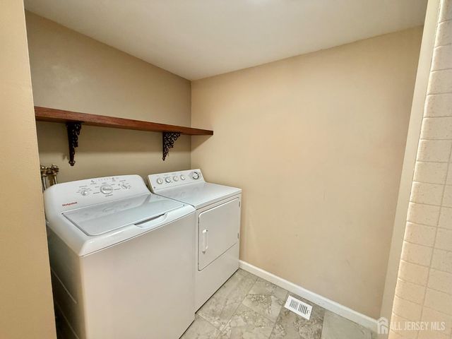 8-O Sussex Way 8O, Monroe, NJ 08831