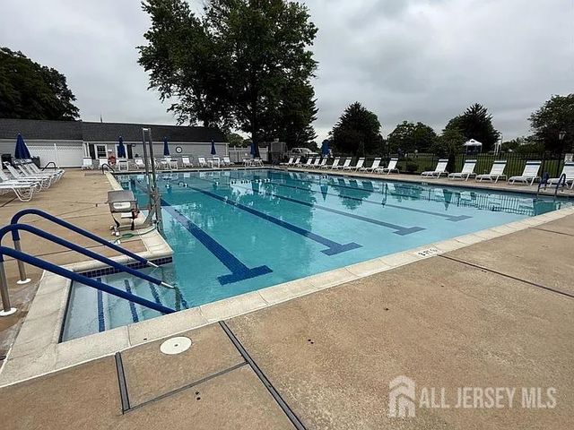 8-O Sussex Way 8O, Monroe, NJ 08831