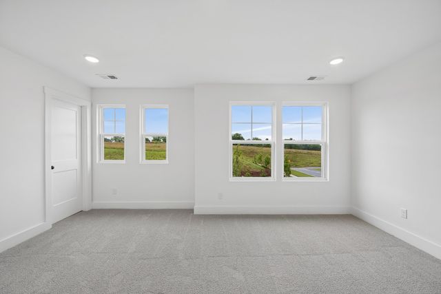 2597 Peaceful Valley Dr, Columbia, TN 38401