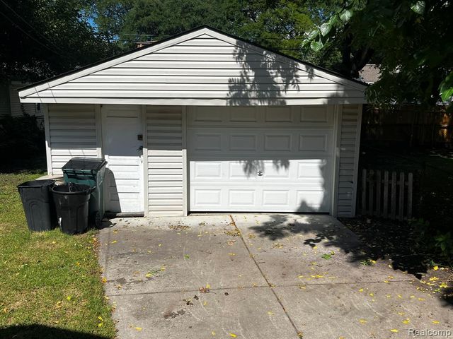 1861 Academy Street, Ferndale, MI 48220