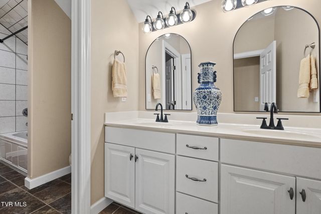 96 Belle Arden Drive, Greeneville, TN 37745