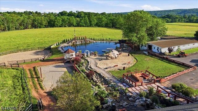 72 Pond Ln, Holland Twp., NJ 08848