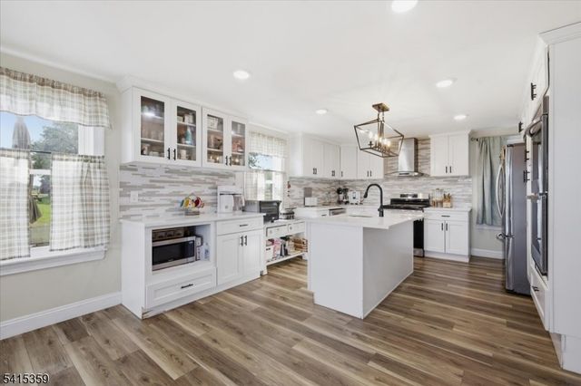 72 Pond Ln, Holland Twp., NJ 08848
