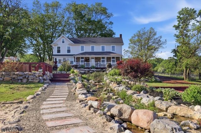 72 Pond Ln, Holland Twp., NJ 08848