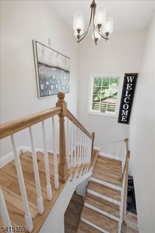 72 Pond Ln, Holland Twp., NJ 08848