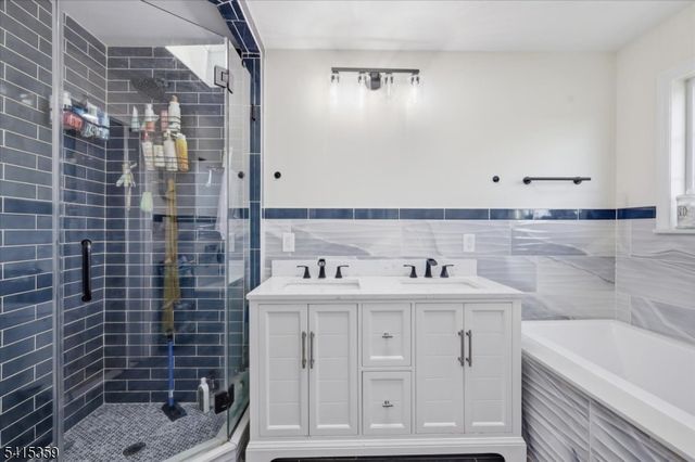 72 Pond Ln, Holland Twp., NJ 08848