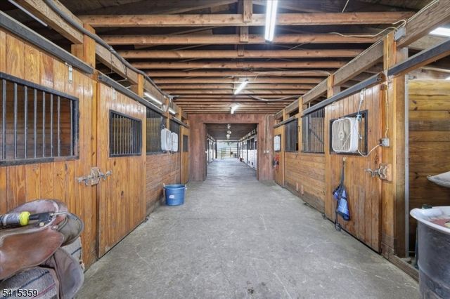 72 Pond Ln, Holland Twp., NJ 08848