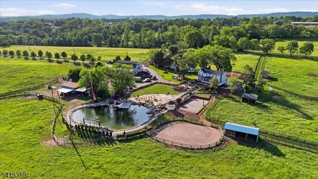 72 Pond Ln, Holland Twp., NJ 08848