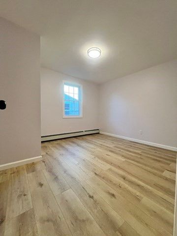 27 Dubois St, Springfield, MA 01151
